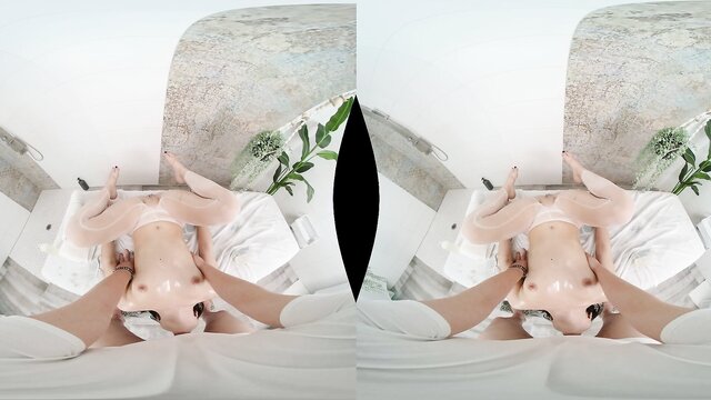 Jazmin Luv\'s sensual massage in HD