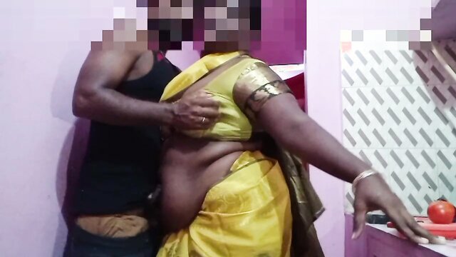 A esposa tamil fazendo lamber e sugar o umbigo e tendo sexo quente. Sinta o aroma suave do umbigo da esposa tamil e delicie-se com o sabor de sua saliva. Sexo quente e tesão, somente no filme One Day Life!