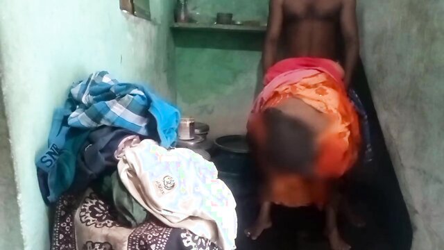 Indian aunty Priyanka314 in solo bathroom masturbation video
