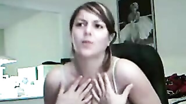 Camgirl Kara flaunts major boobs in solo video