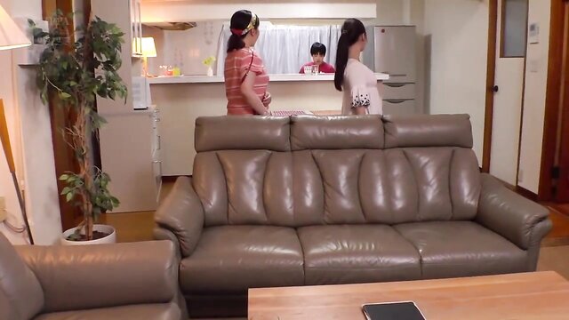 Rino Yuki\'s big ass bounces in a creampie scene