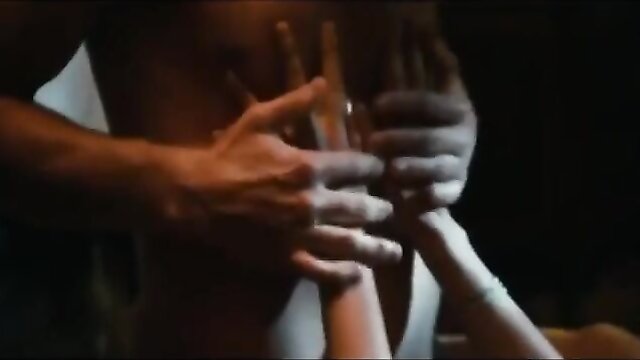 Enjoy a hot and steamy kissing scene with Jennifer Lopez