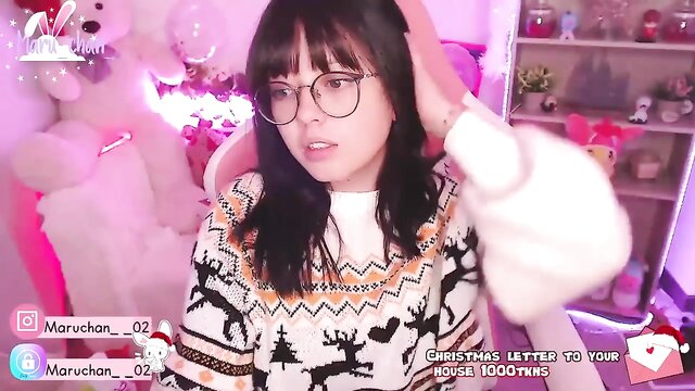 Explore Maru_chan\'s 2021-12-14 webcam show and watch her masturbate in HD