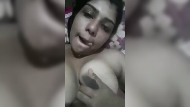 Indian MILF\'s big tits and ass in solo masturbation video