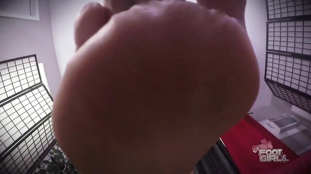 Giantess\' feet and toes in POV