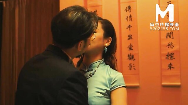 Assista ao trailer para EP5 do parque de massagem de estilo chinês da Model Media: Su Qing Ke. Hot, sexy e cheio de carícias. Uma verdadeira profissional para satisfazer suas vontades.