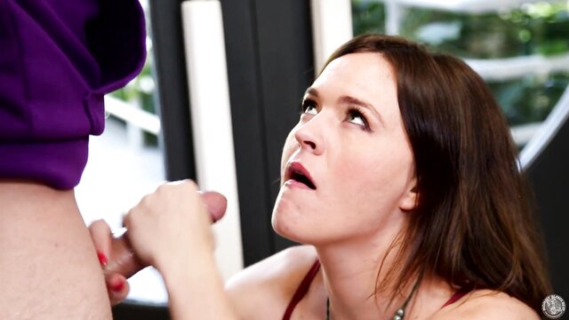Krissy Lynn\'s big tits and amazing blowjob skills in this naughty video
