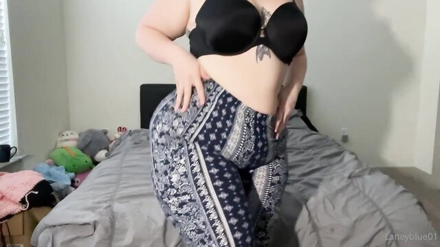 Beautiful fat women with big jiggly booties