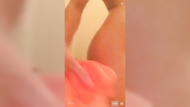 Private show with Jordan in the bath